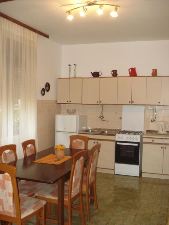 Apartments Xenia 돈제페트레케인 객실 사진